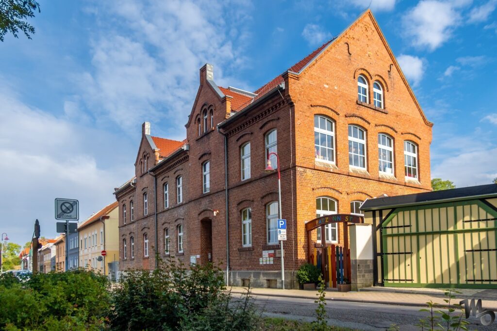 Listing cover image