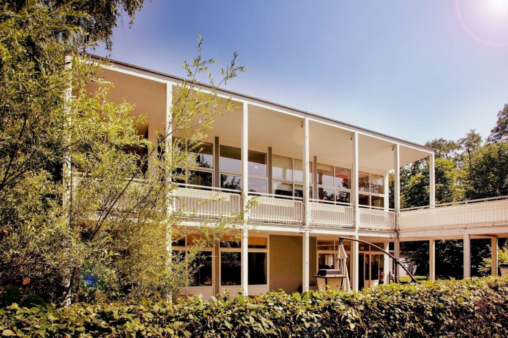 Listing cover image