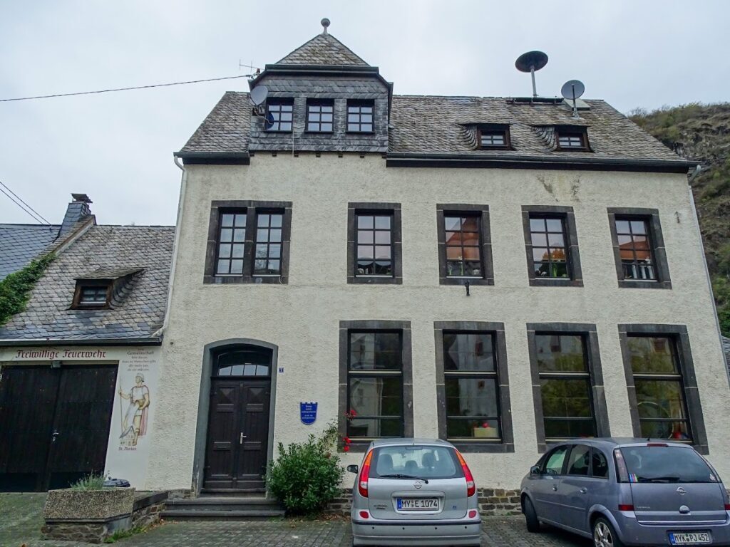 Listing cover image
